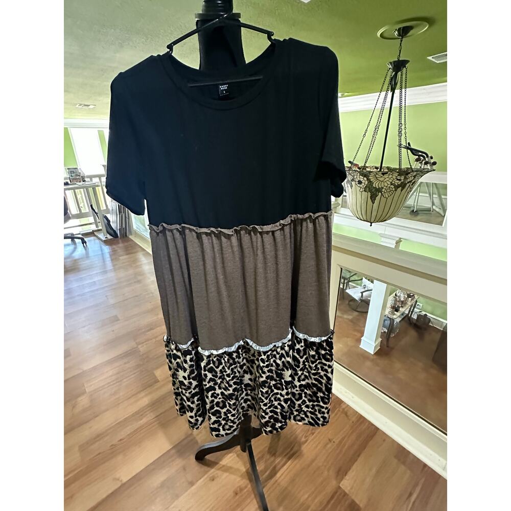 Emery Rose size large